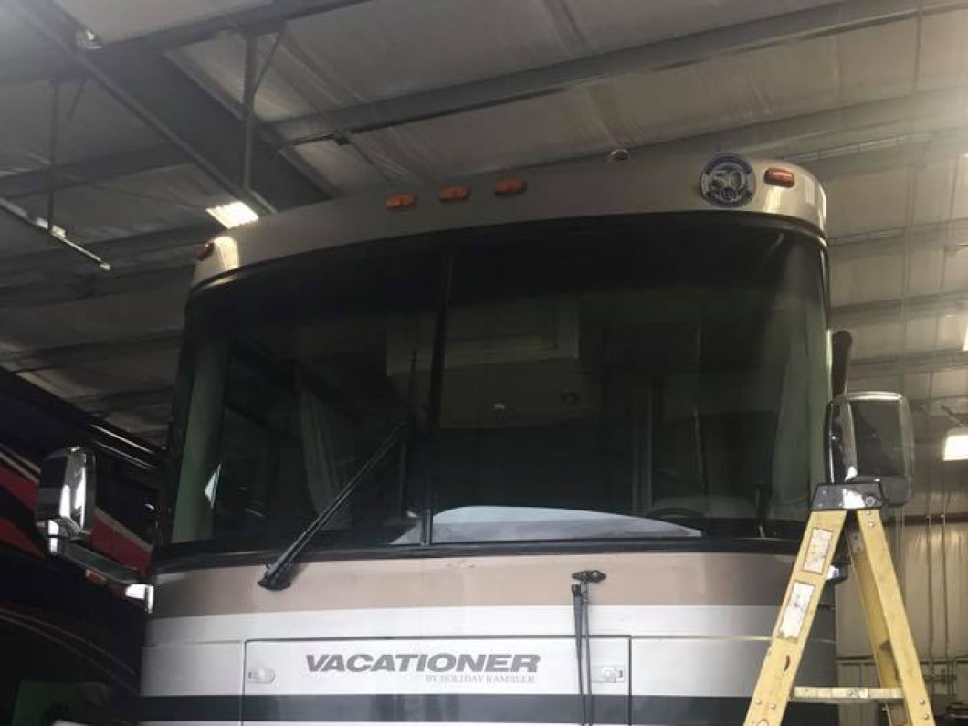 RV Windshield Replacement Lubbock, Amarillo TX Double T Glass